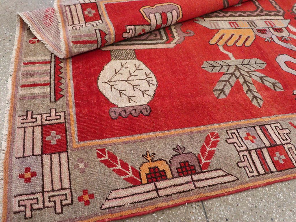 Antique East Turkestan Khotan Pictorial Accent Rug, No.31883 - Galerie Shabab