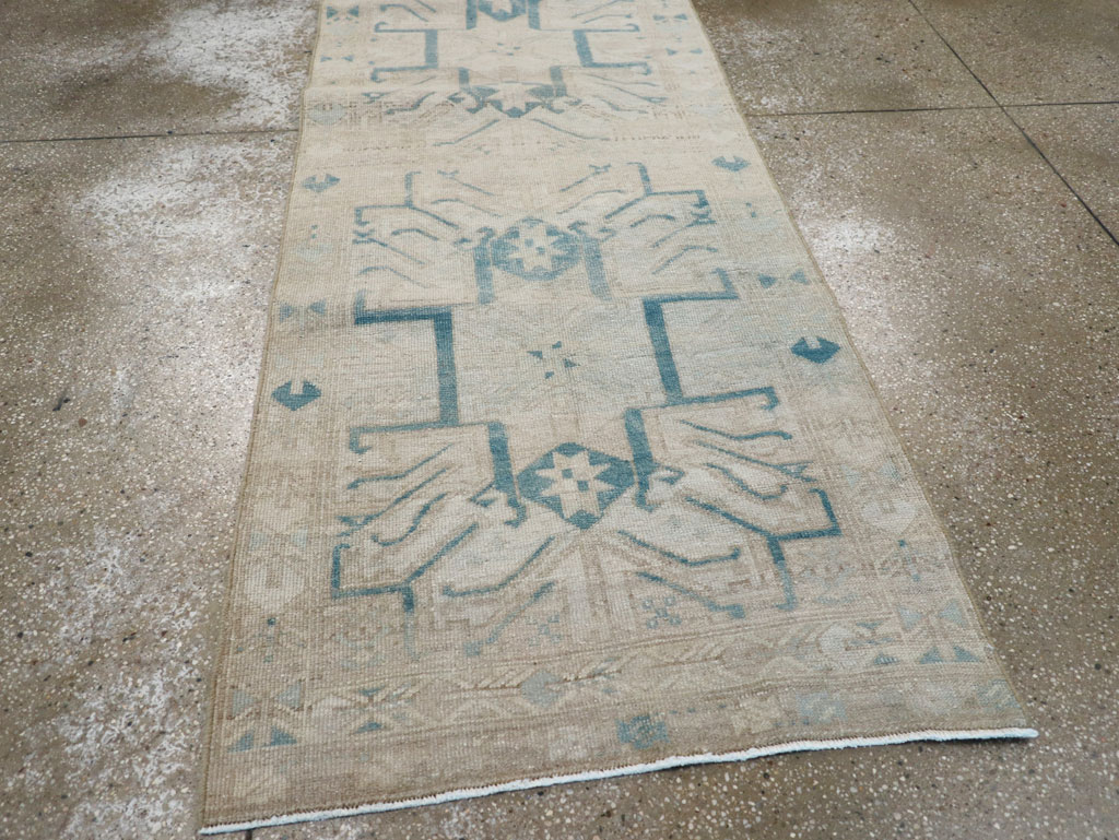 Vintage Persian Malayer Small Runner, No.31888 - Galerie Shabab
