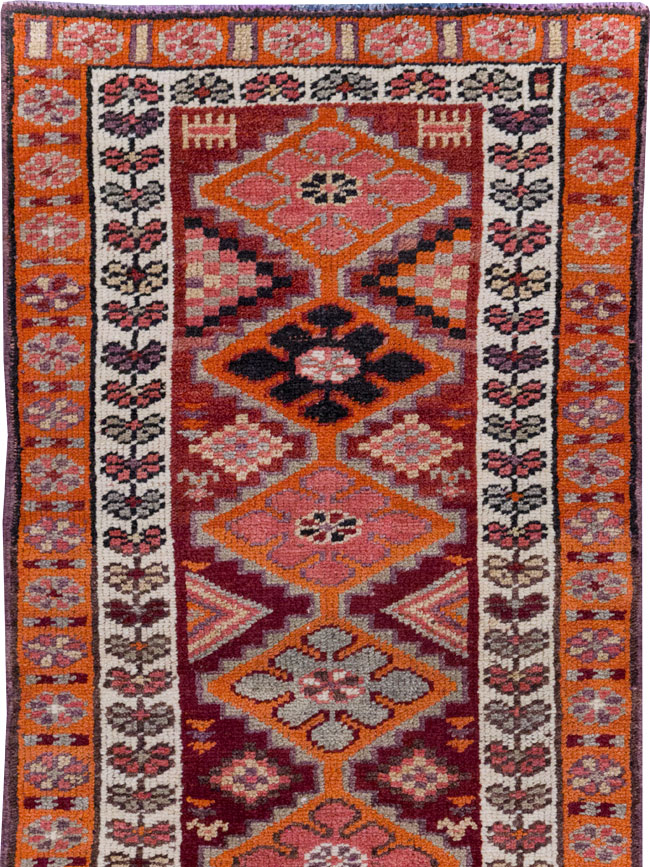 Vintage Turkish Anatolian Runner, No.31892 - Galerie Shabab