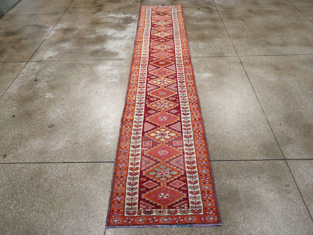 Vintage Turkish Anatolian Runner, No.31892 - Galerie Shabab