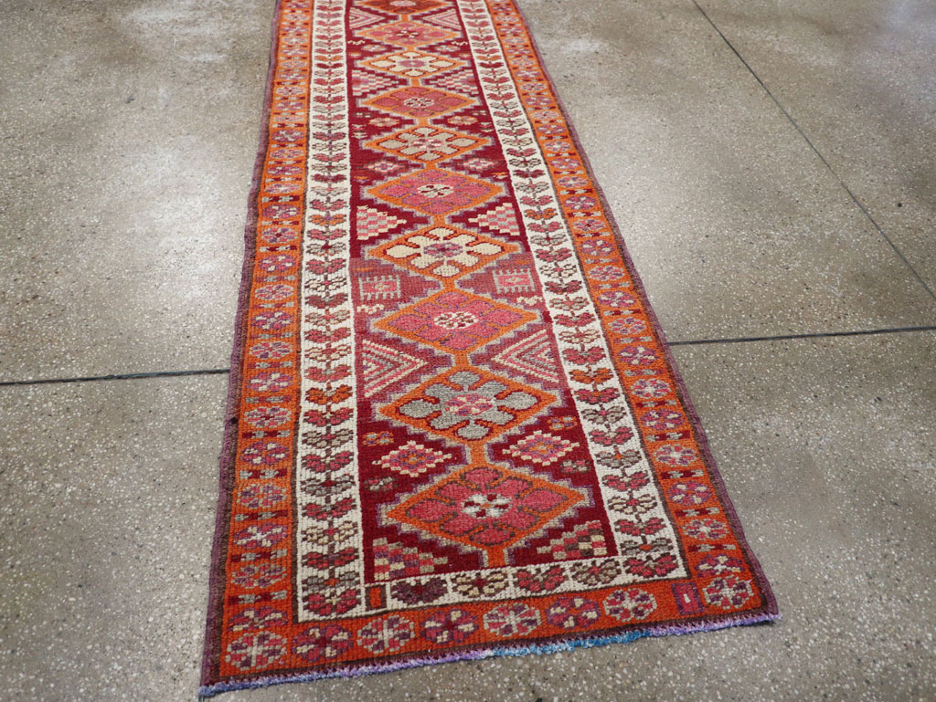 Vintage Turkish Anatolian Runner, No.31892 - Galerie Shabab