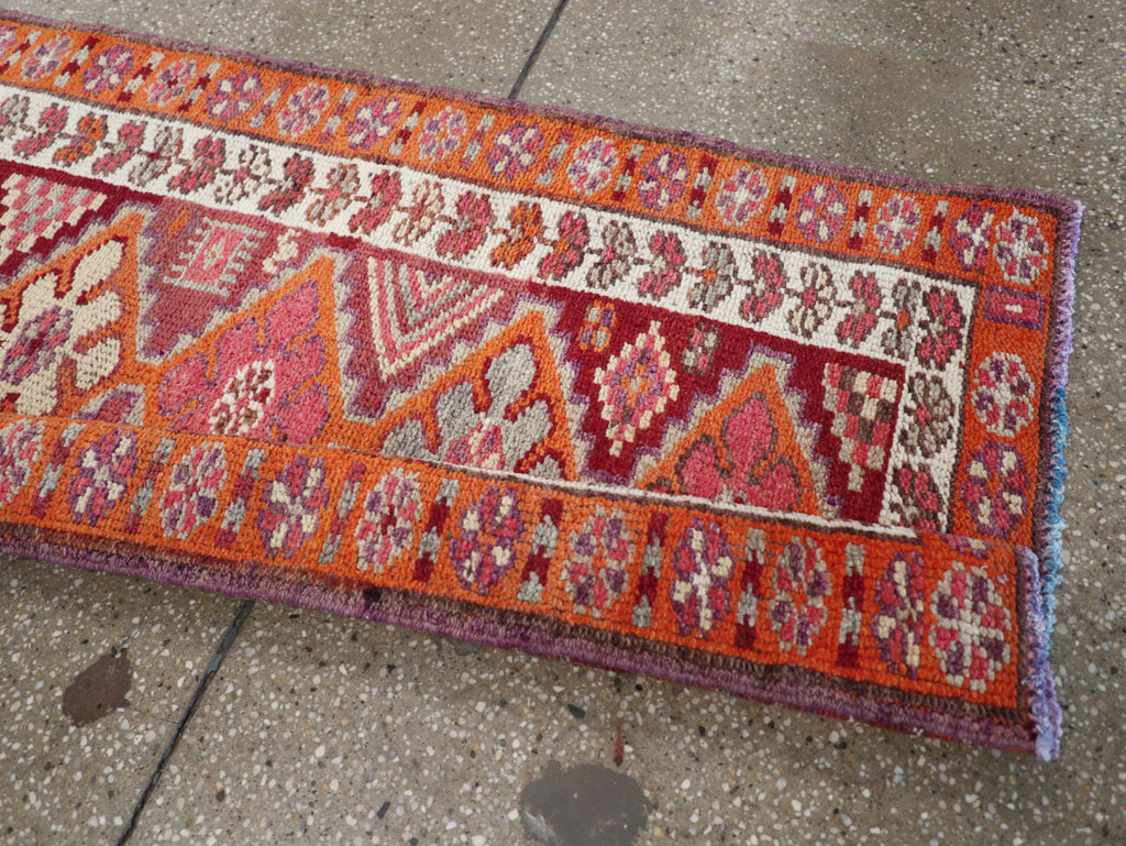 Vintage Turkish Anatolian Runner, No.31892 - Galerie Shabab