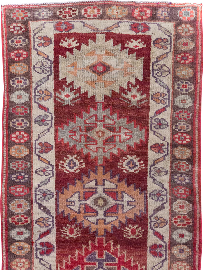 Vintage Turkish Anatolian Runner, No.31893 - Galerie Shabab