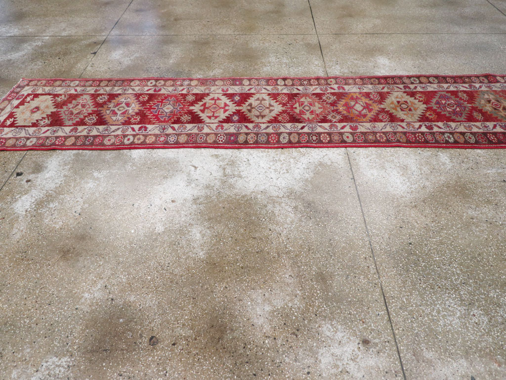 Vintage Turkish Anatolian Runner, No.31893 - Galerie Shabab