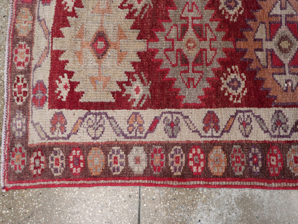 Vintage Turkish Anatolian Runner, No.31893 - Galerie Shabab