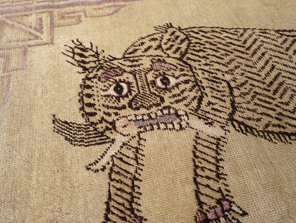 Antique East Turkestan Samarkand Pictorial Throw Rug, No.31894 - Galerie Shabab