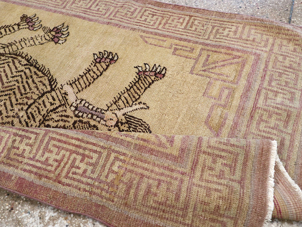 Antique East Turkestan Samarkand Pictorial Throw Rug, No.31894 - Galerie Shabab