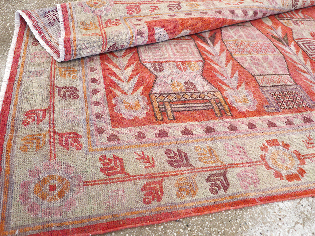 Antique East Turkestan Vase Khotan Pictorial Accent Rug, No.31895 - Galerie Shabab