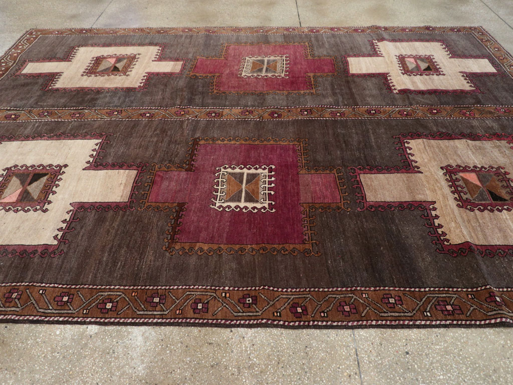 Tribal Vintage Turkish Anatolian Room Size Carpet, No.31897 - Galerie Shabab