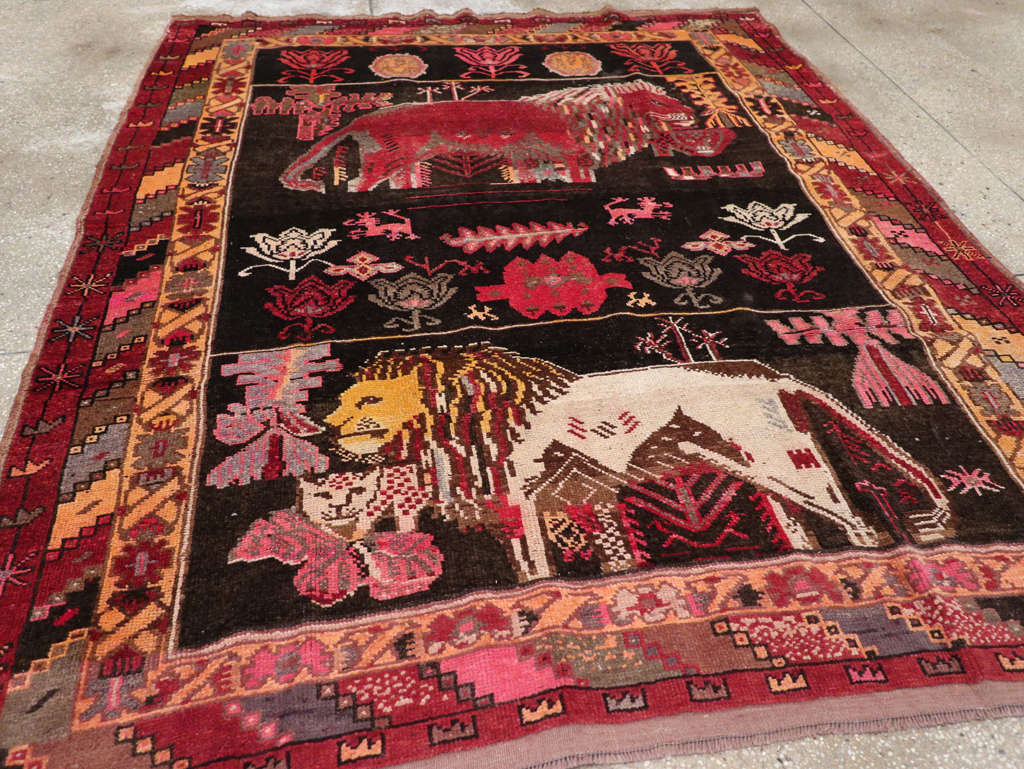 Vintage Turkish Anatolian Pictorial Accent Carpet, No.31909 - Galerie Shabab