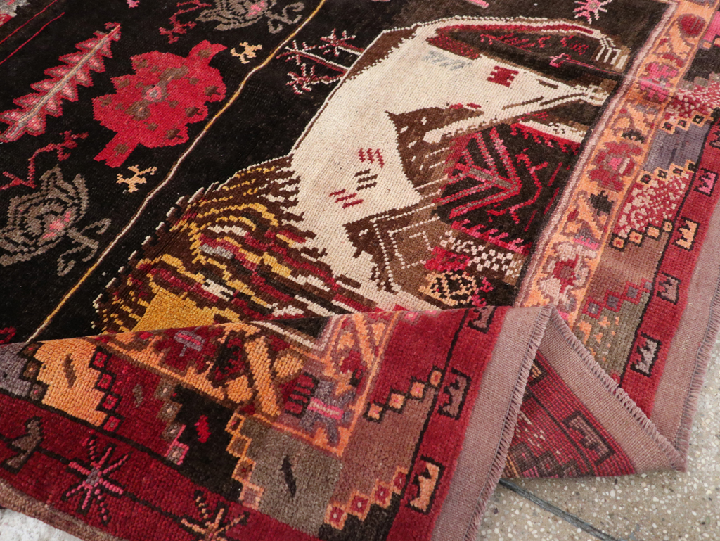 Vintage Turkish Anatolian Pictorial Accent Carpet, No.31909 - Galerie Shabab