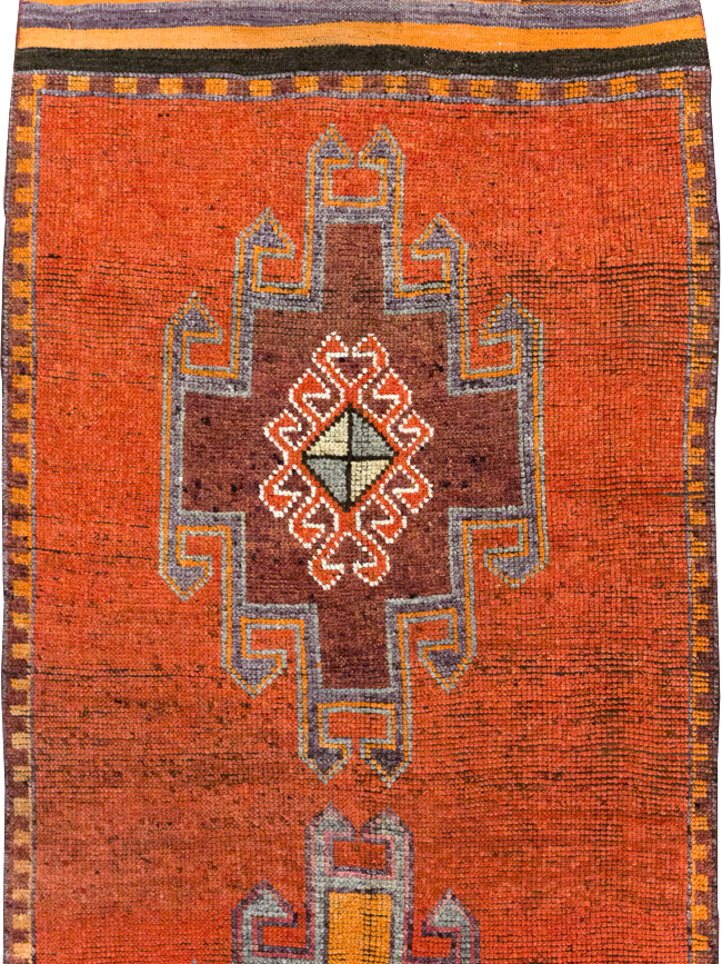 Vintage Turkish Anatolian Tribal Runner, No.31919 - Galerie Shabab