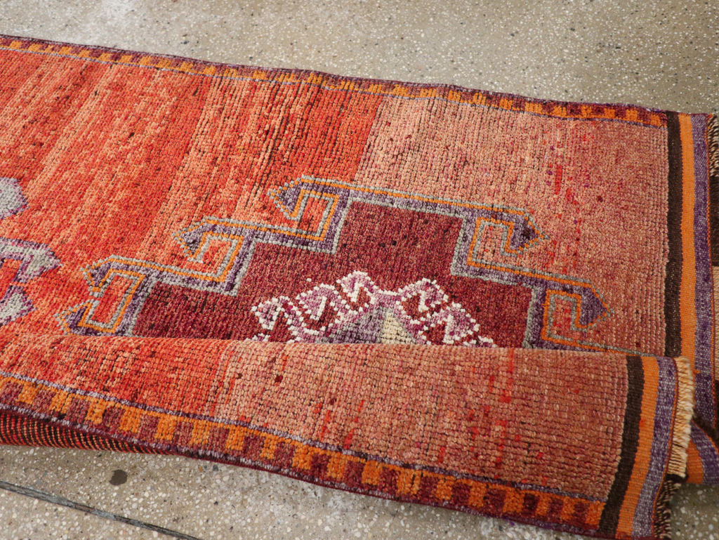 Vintage Turkish Anatolian Tribal Runner, No.31919 - Galerie Shabab