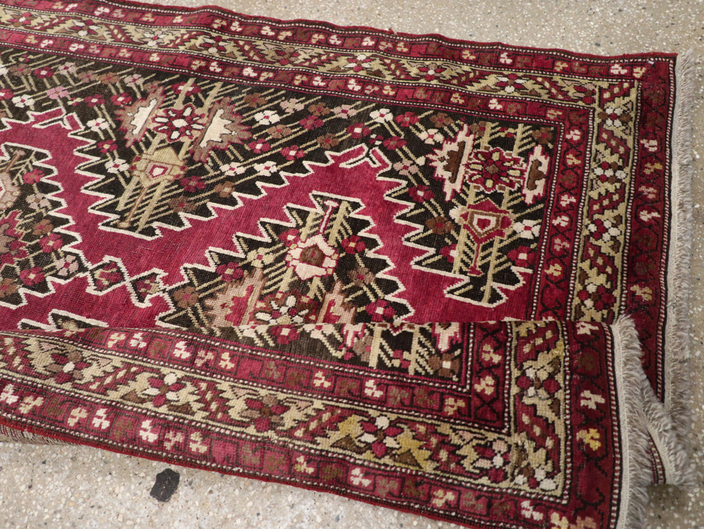 Antique Caucasian Karabagh Accent Rug, No.31923 - Galerie Shabab