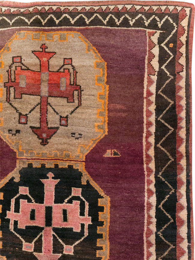 Vintage Turkish Anatolian Small Room Size Carpet, No.31925 - Galerie Shabab