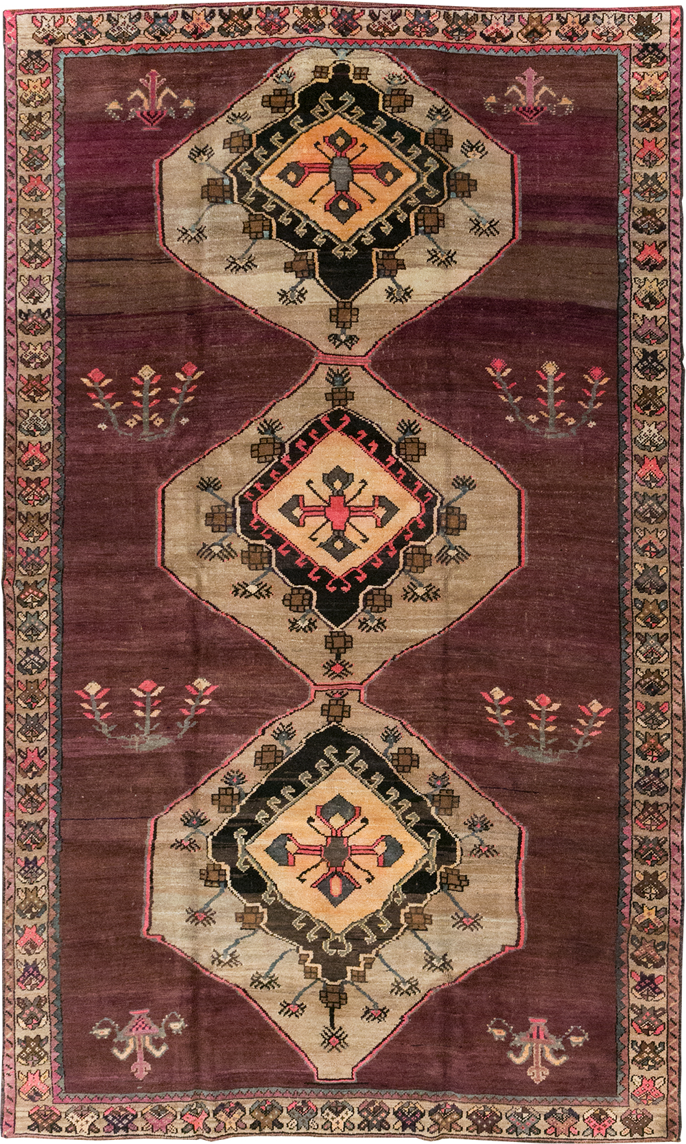 Vintage Turkish Anatolian Gallery Carpet, No.31927 - Galerie Shabab