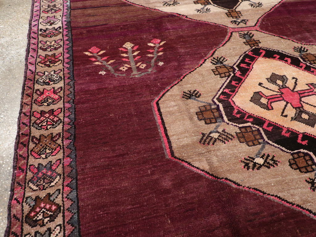 Vintage Turkish Anatolian Gallery Carpet, No.31927 - Galerie Shabab