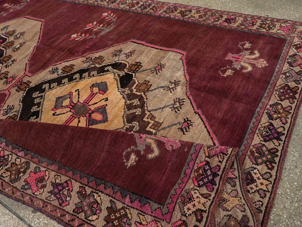Vintage Turkish Anatolian Gallery Carpet, No.31927 - Galerie Shabab