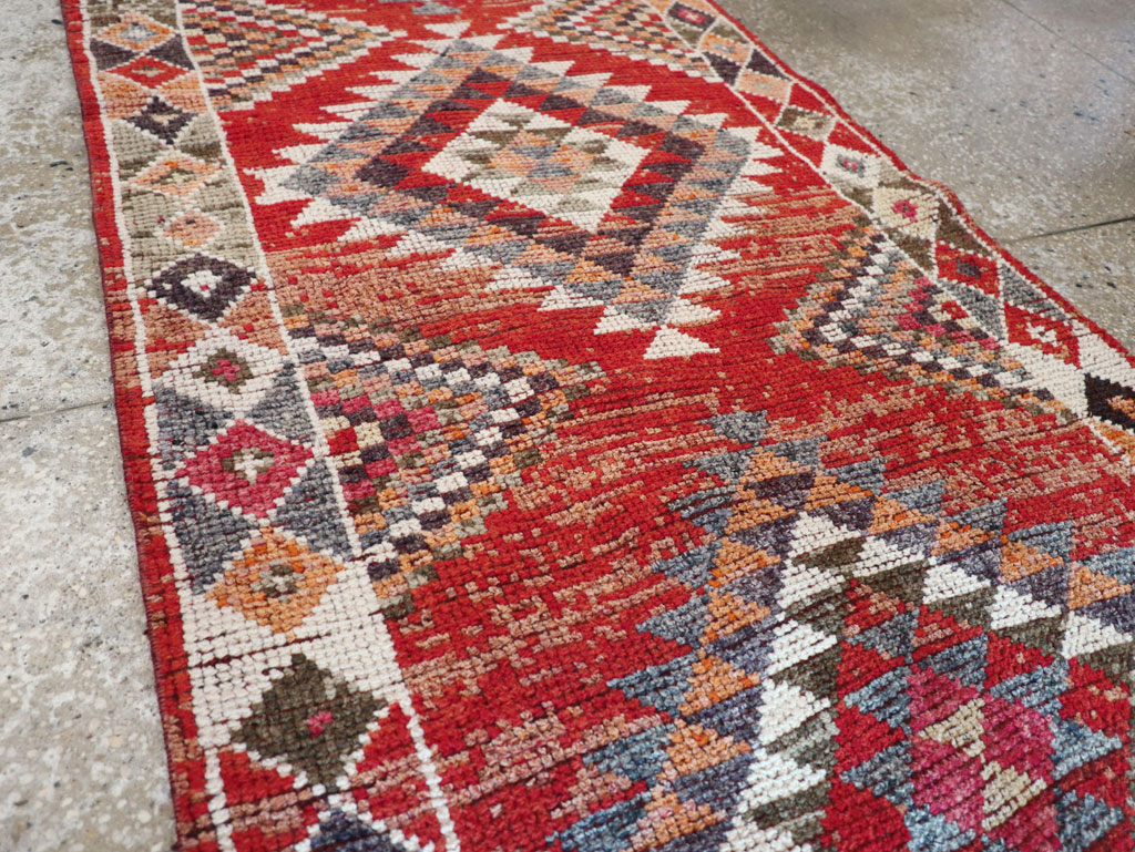 Vintage Turkish Tribal Runner, No.31934 - Galerie Shabab