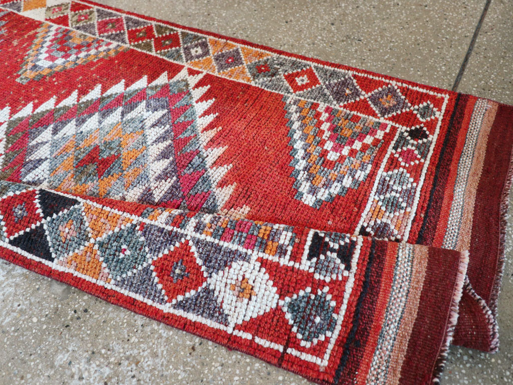 Vintage Turkish Tribal Runner, No.31934 - Galerie Shabab