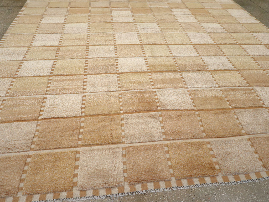 Swedish Inspired Modern Turkish Room Size Carpet, No.31941 - Galerie Shabab