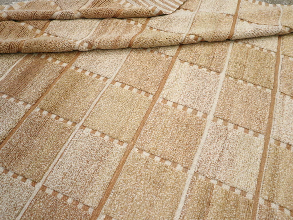 Swedish Inspired Modern Turkish Room Size Carpet, No.31941 - Galerie Shabab