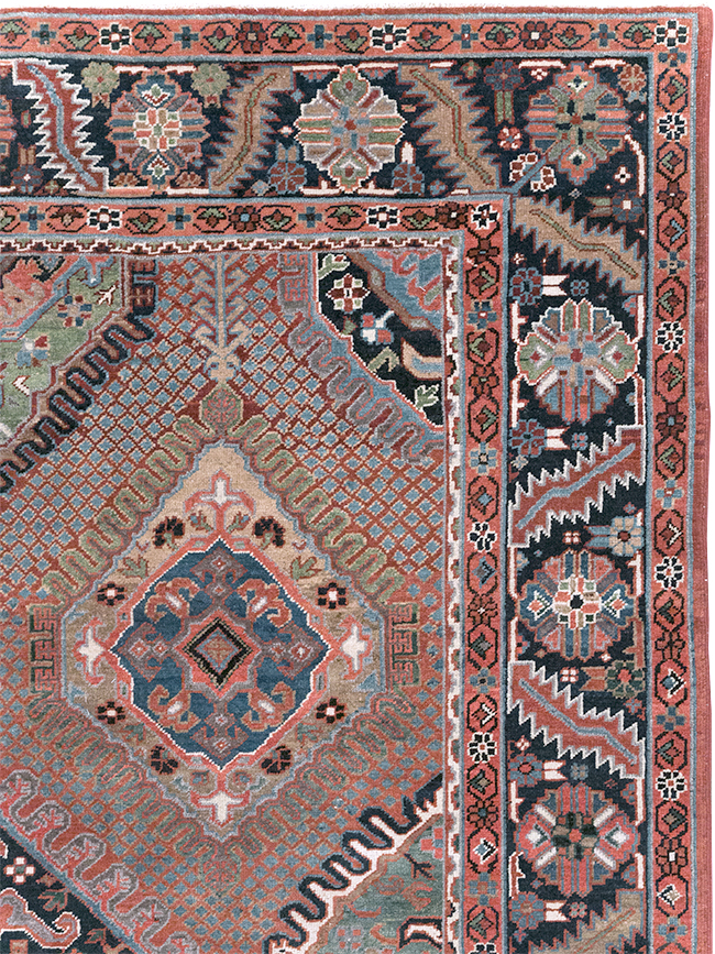Antique Persian Heriz Carpet, No.31944 - Galerie Shabab