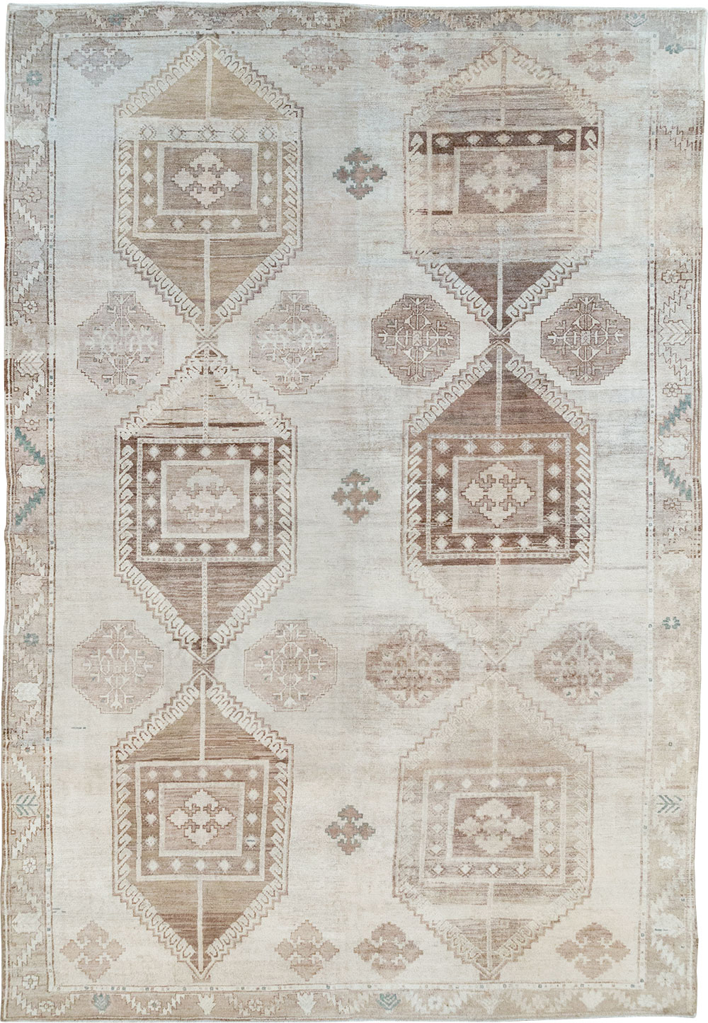 Vintage Turkish Anatolian Room Size Carpet, No.31952 - Galerie Shabab