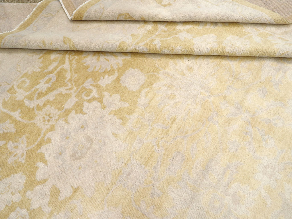 Modern Indian Agra Style Room Size Carpet, No.31956 - Galerie Shabab