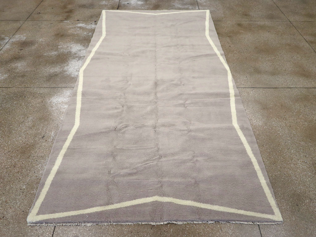 Modern Turkish Art Deco Wide Gallery Runner, No.31960 - Galerie Shabab
