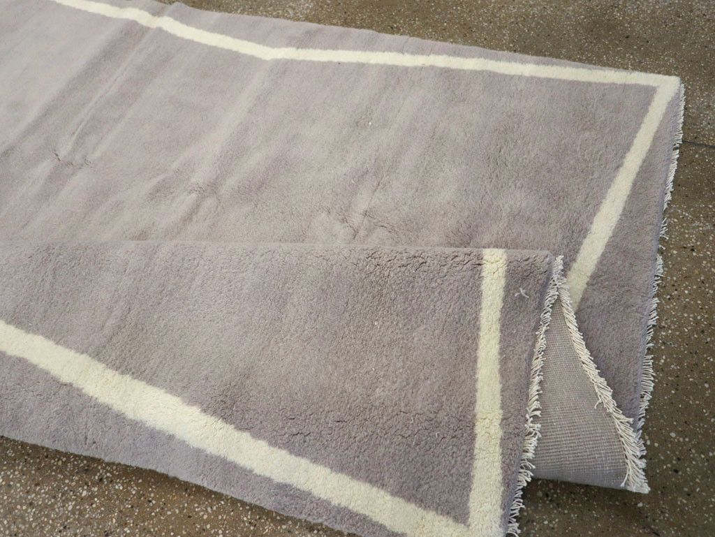 Modern Turkish Art Deco Wide Gallery Runner, No.31960 - Galerie Shabab