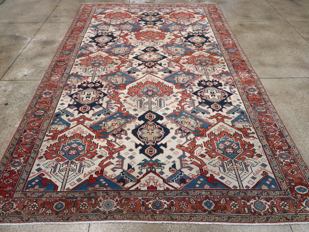 Antique Persian Heriz Carpet, No.31965 - Galerie Shabab