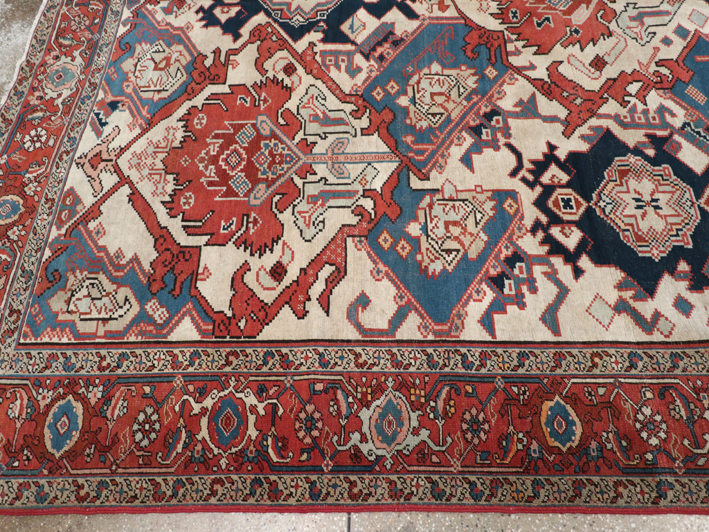 Antique Persian Heriz Carpet, No.31965 - Galerie Shabab