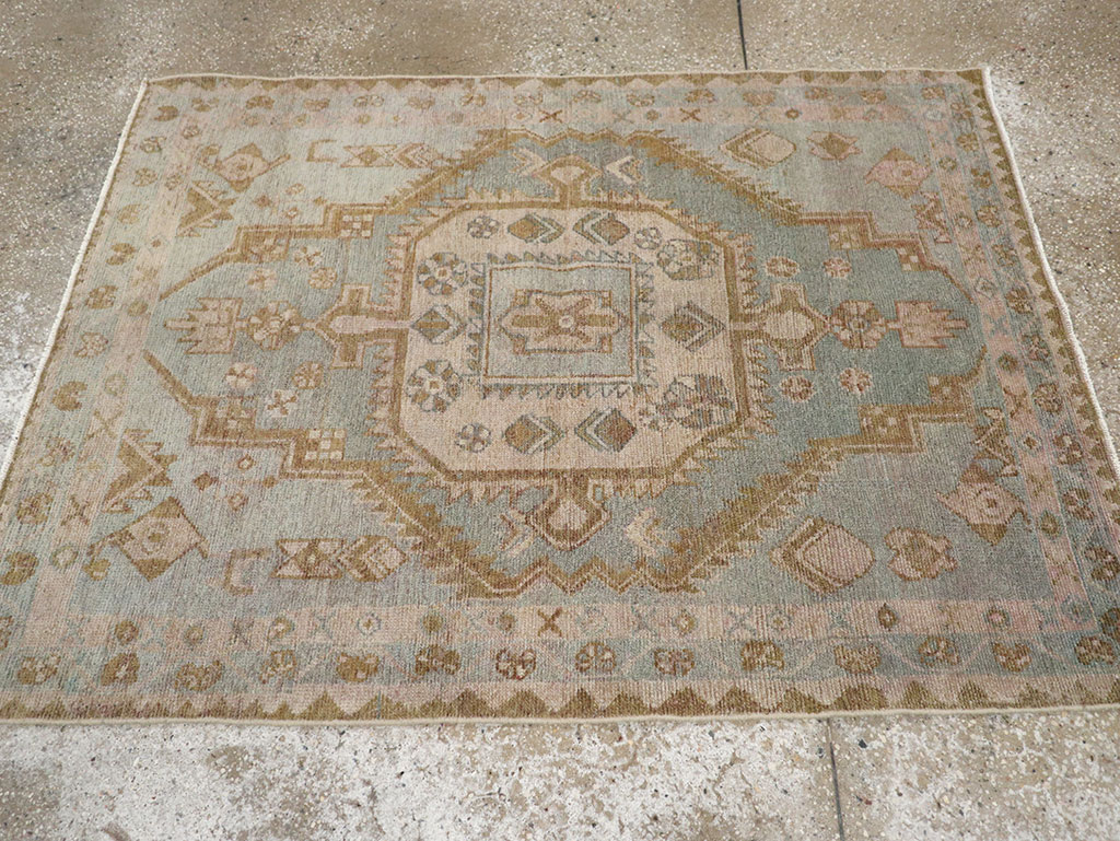 Vintage Persian Malayer Throw Rug, No.31970 - Galerie Shabab
