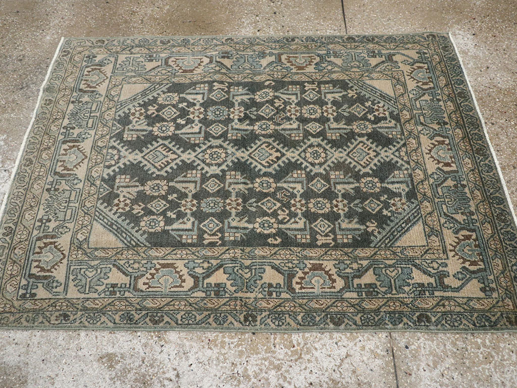 Vintage Persian Malayer Throw Rug, No.31972 - Galerie Shabab