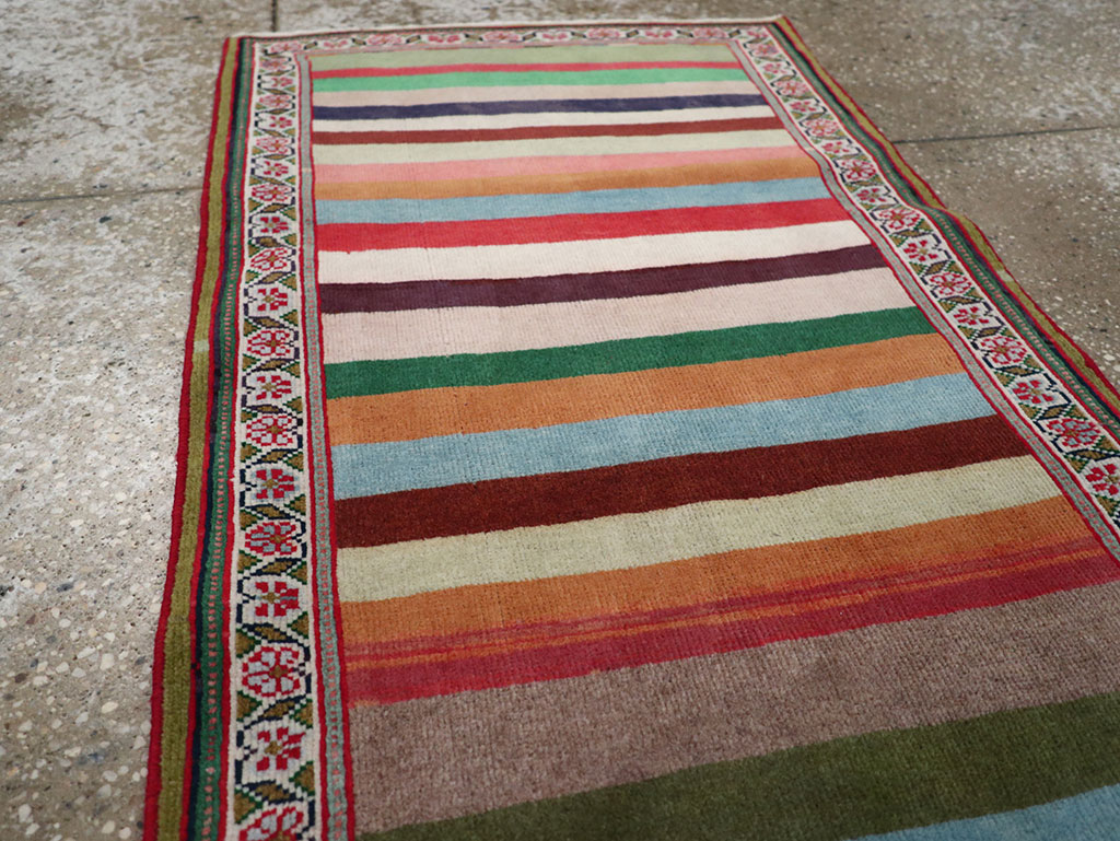 Vintage Persian Mahal Throw Rug, No.31978 - Galerie Shabab