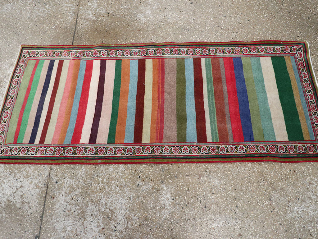 Vintage Persian Mahal Throw Rug, No.31978 - Galerie Shabab