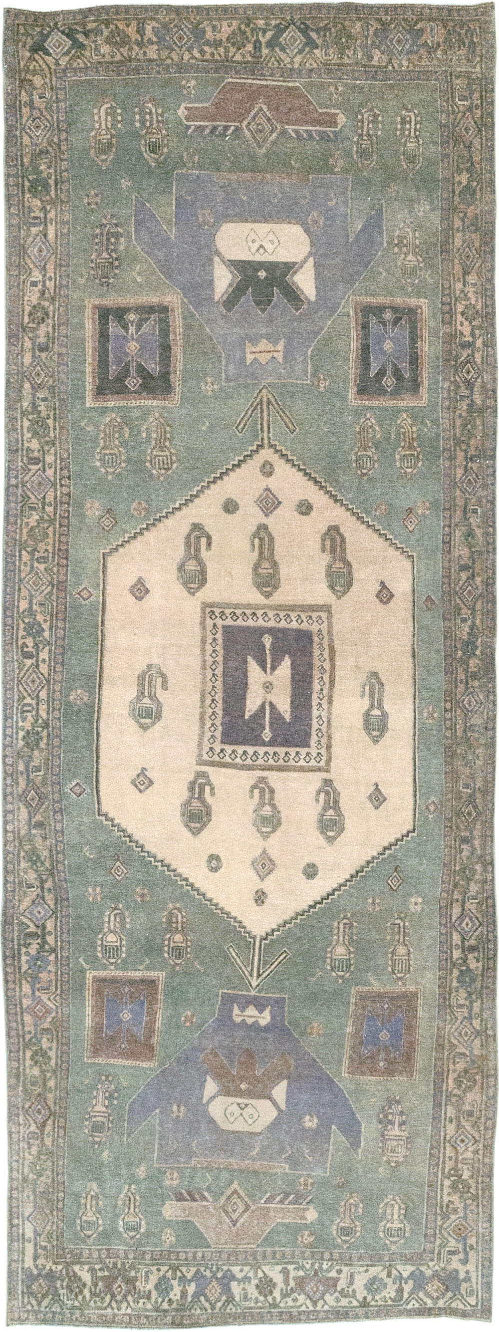 Vintage Persian Bidjar Runner, No.31979 - Galerie Shabab