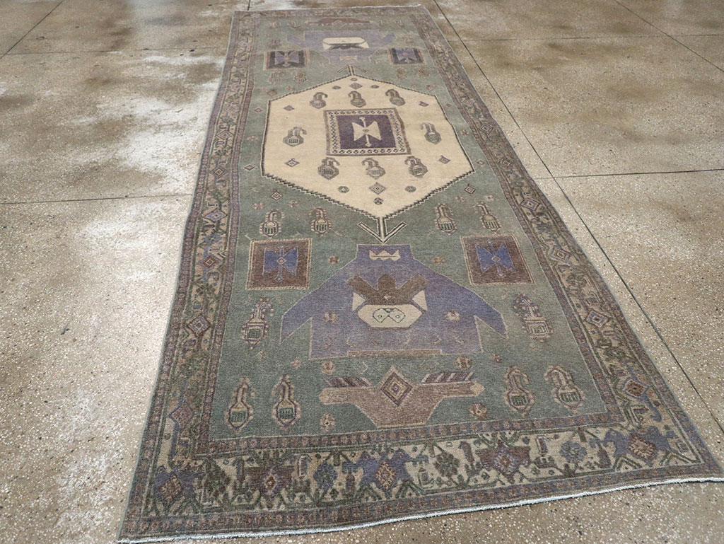 Vintage Persian Bidjar Runner, No.31979 - Galerie Shabab