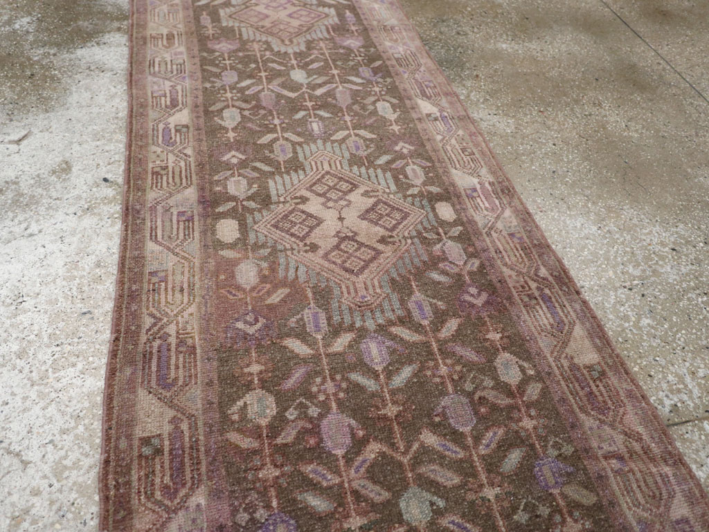 Vintage Persian Malayer Runner, No.31980 - Galerie Shabab