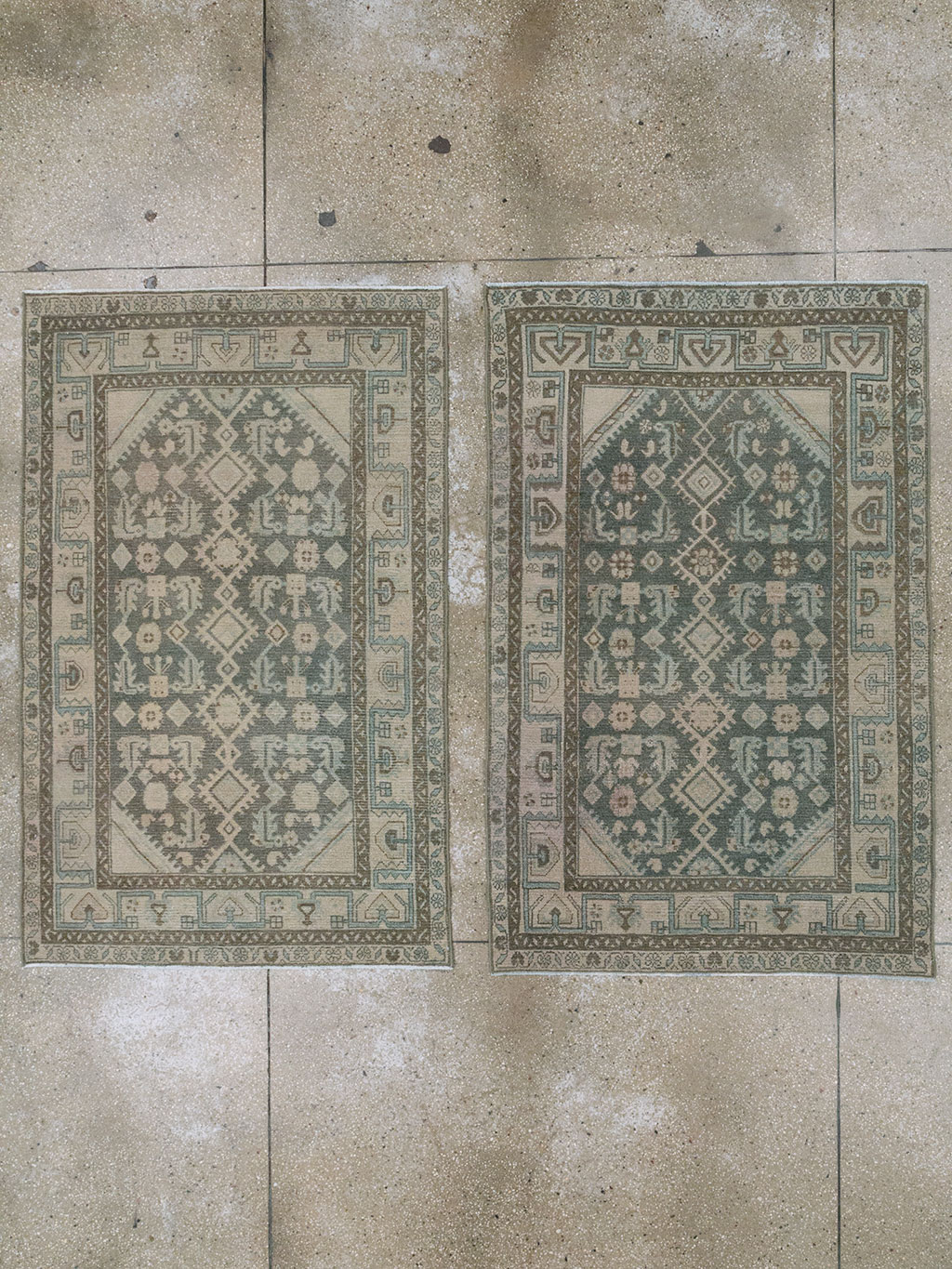 Vintage Persian Malayer Throw Rug (Pair: 1 of 2), No.31983 - Galerie Shabab