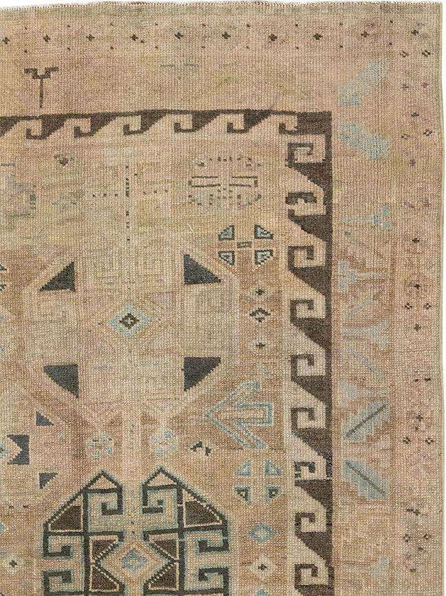 Vintage Persian Lori Accent Rug, No.31995 - Galerie Shabab