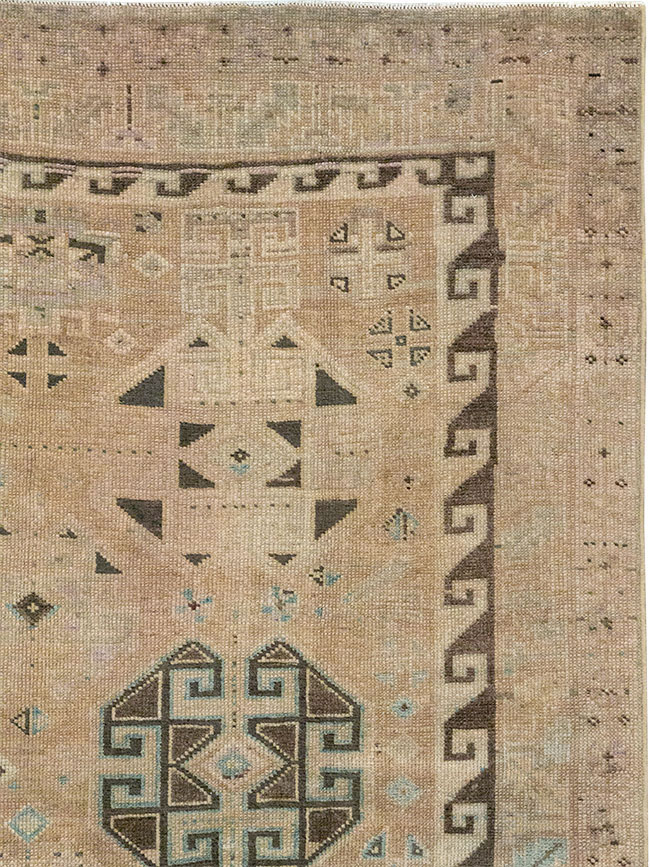 Vintage Persian Lori Accent Rug, No.31995 - Galerie Shabab