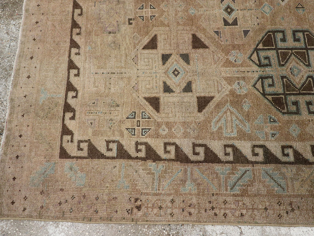 Vintage Persian Lori Accent Rug, No.31995 - Galerie Shabab