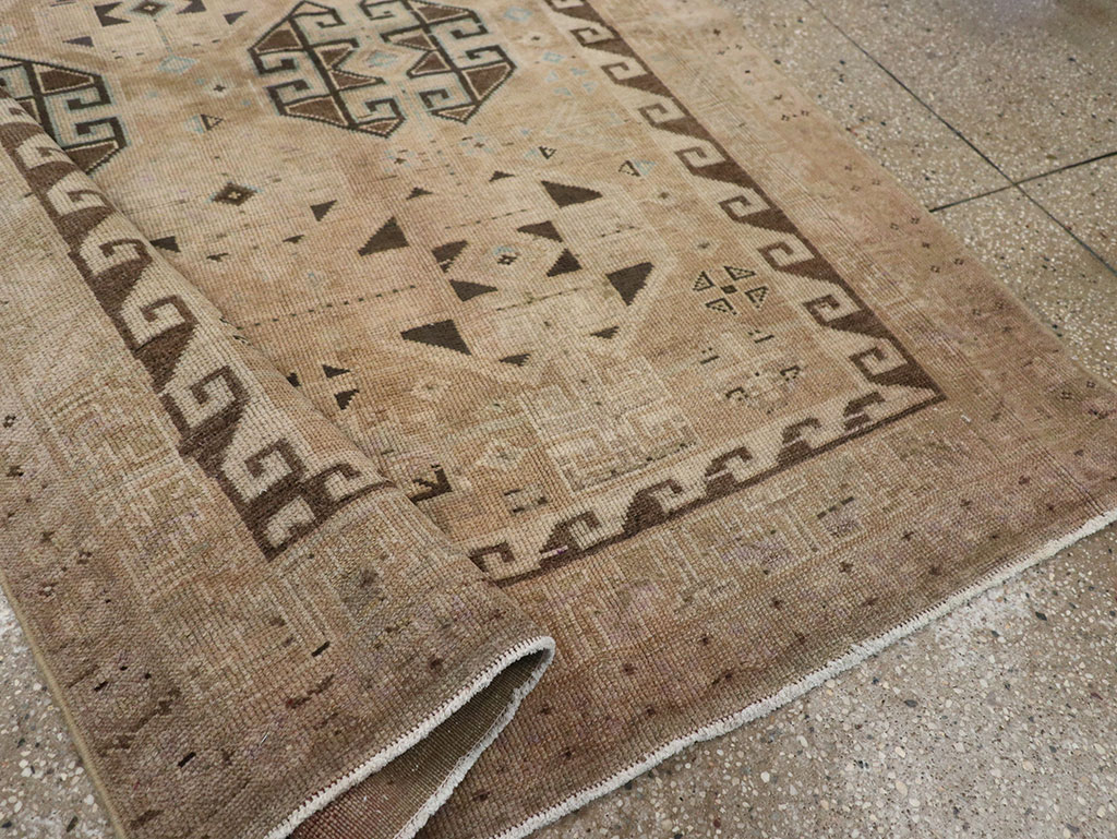 Vintage Persian Lori Accent Rug, No.31995 - Galerie Shabab