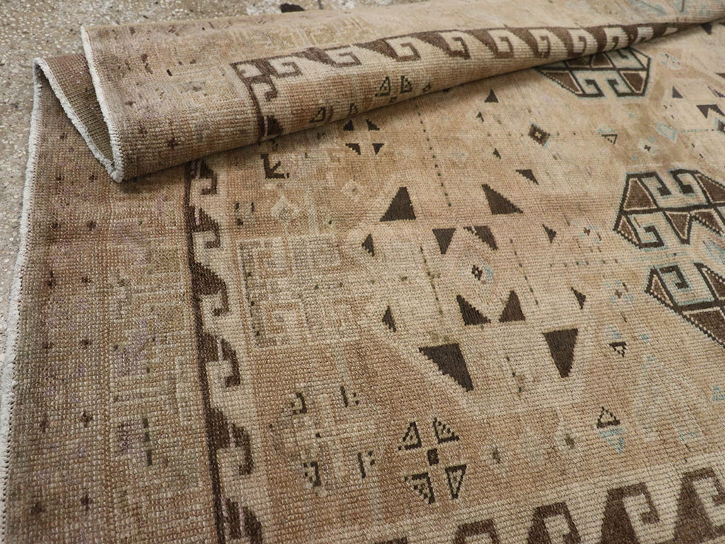 Vintage Persian Lori Accent Rug, No.31995 - Galerie Shabab