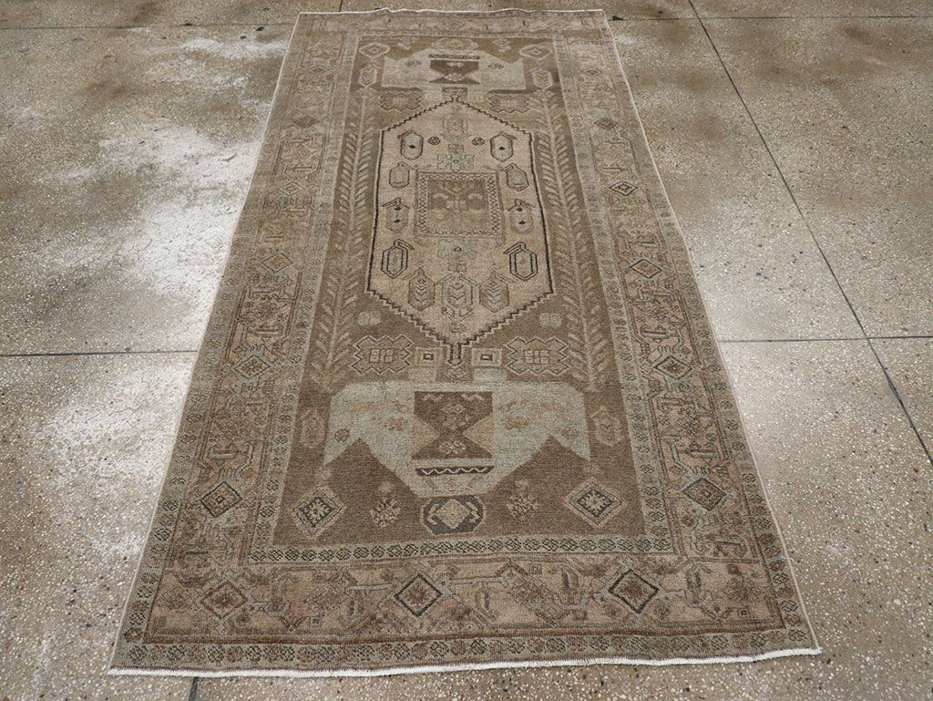 Antique Persian Kurdish Small Gallery Rug, No.31997 - Galerie Shabab