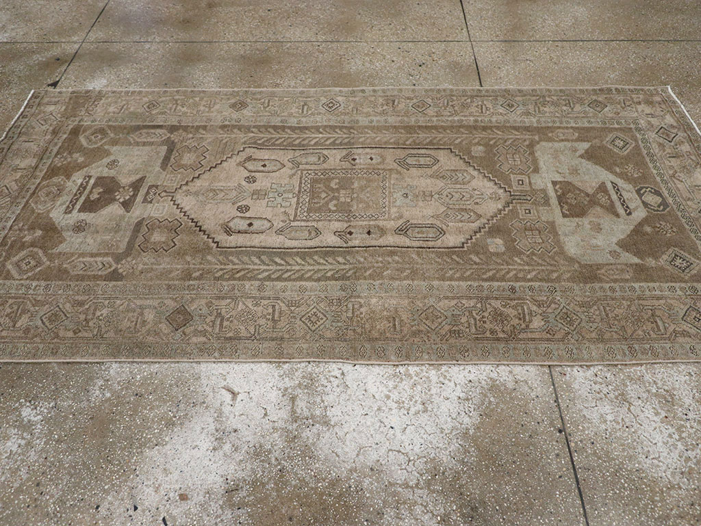 Antique Persian Kurdish Small Gallery Rug, No.31997 - Galerie Shabab