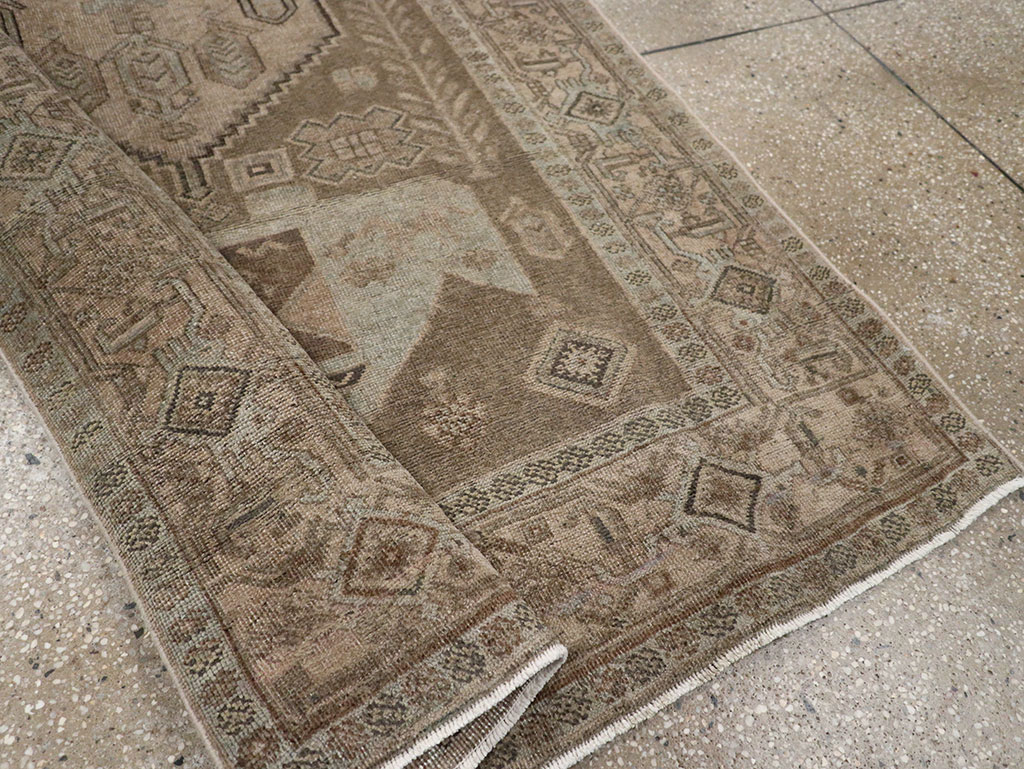 Antique Persian Kurdish Small Gallery Rug, No.31997 - Galerie Shabab