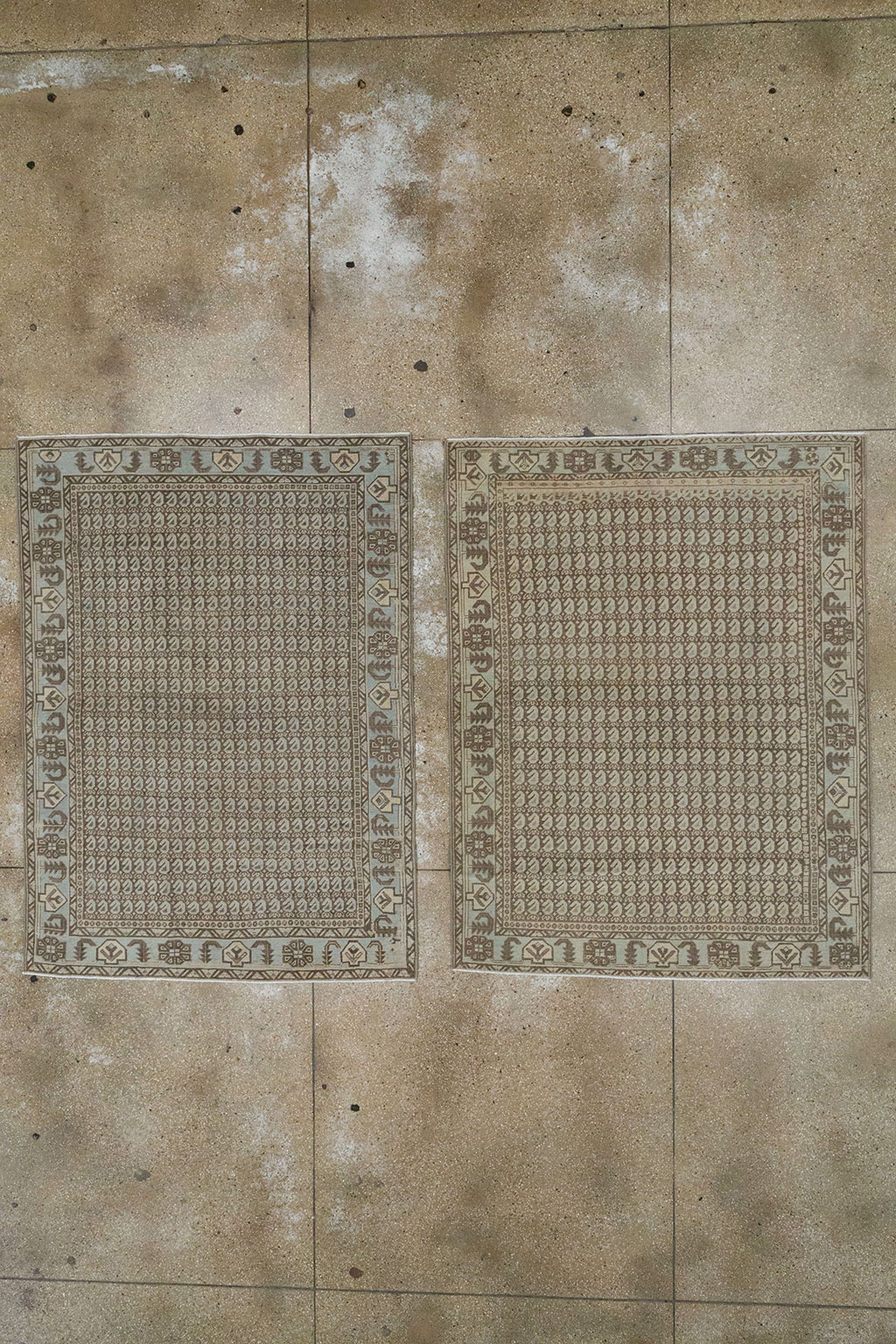 Vintage Persian Veece Accent Rug (Pair: 2 of 2), No.32000 - Galerie Shabab